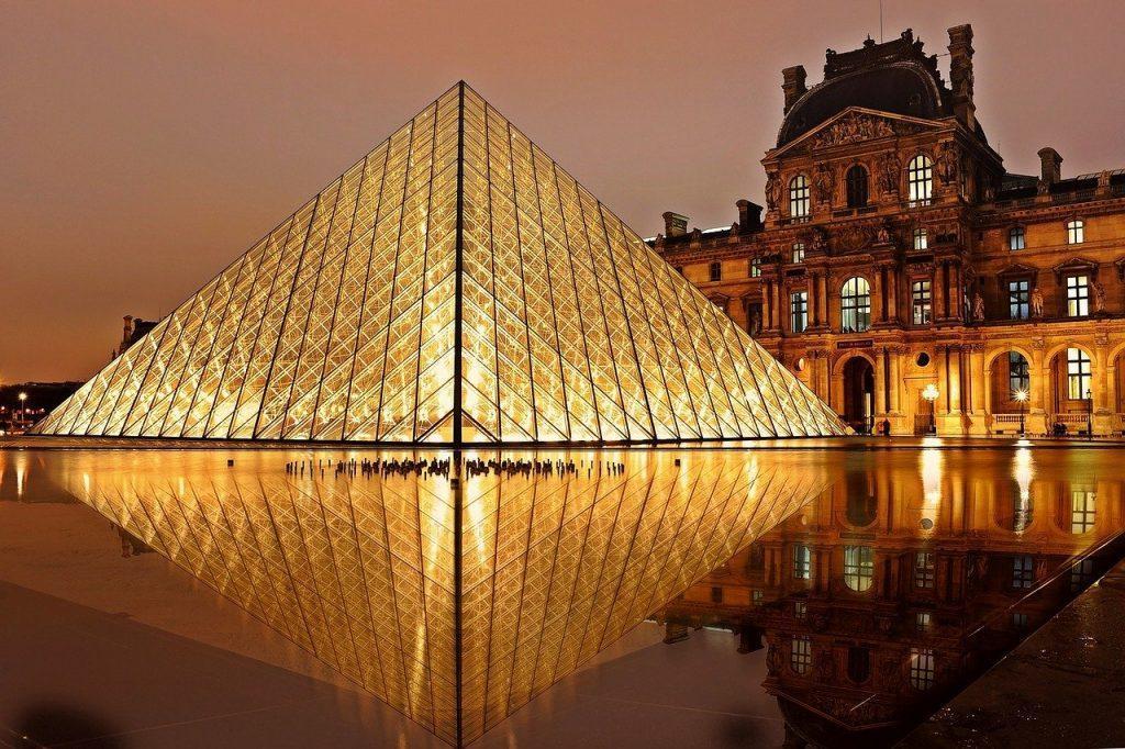 Le Louvre at Night