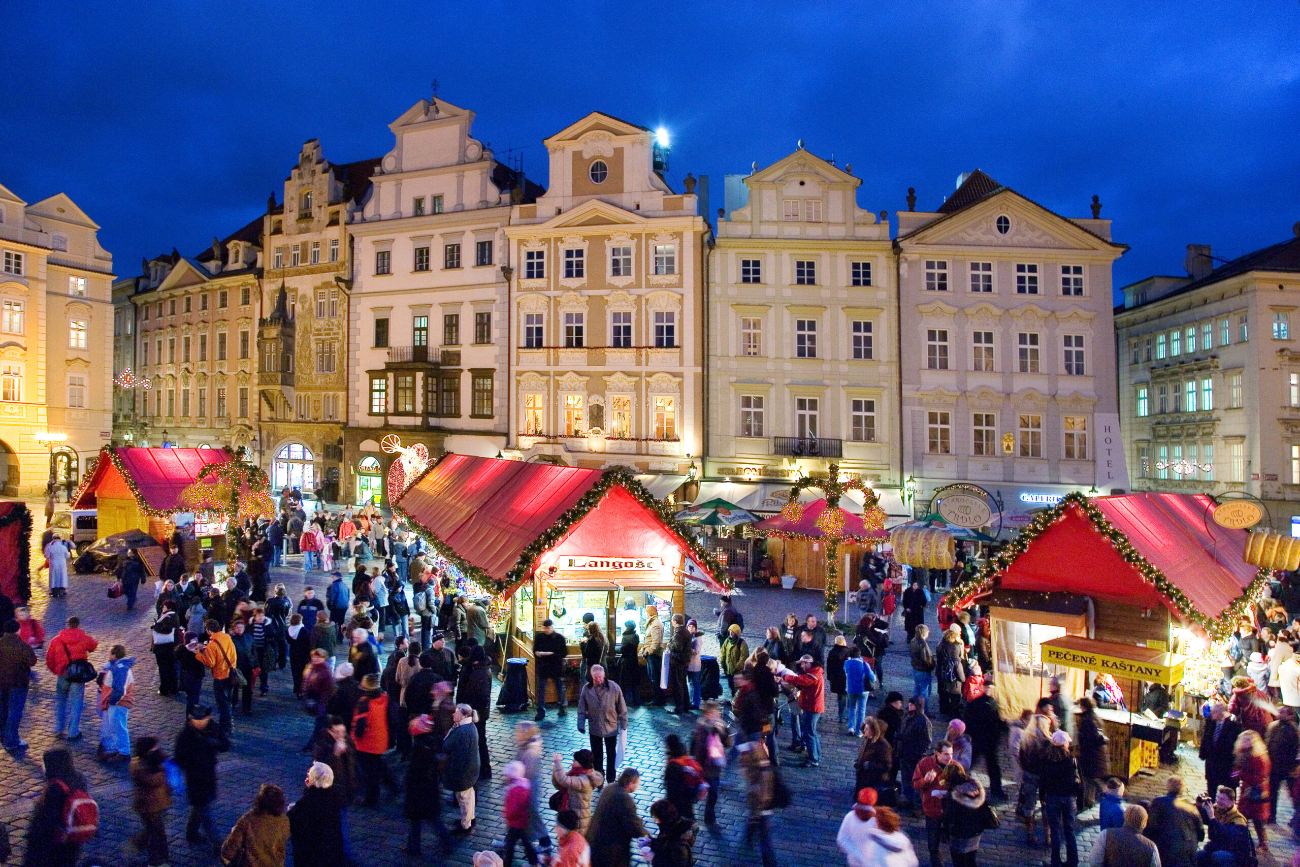 Prague,czech,Republic-dec,25,,2012:,Prague,Christmas,Market,On,Old,Town