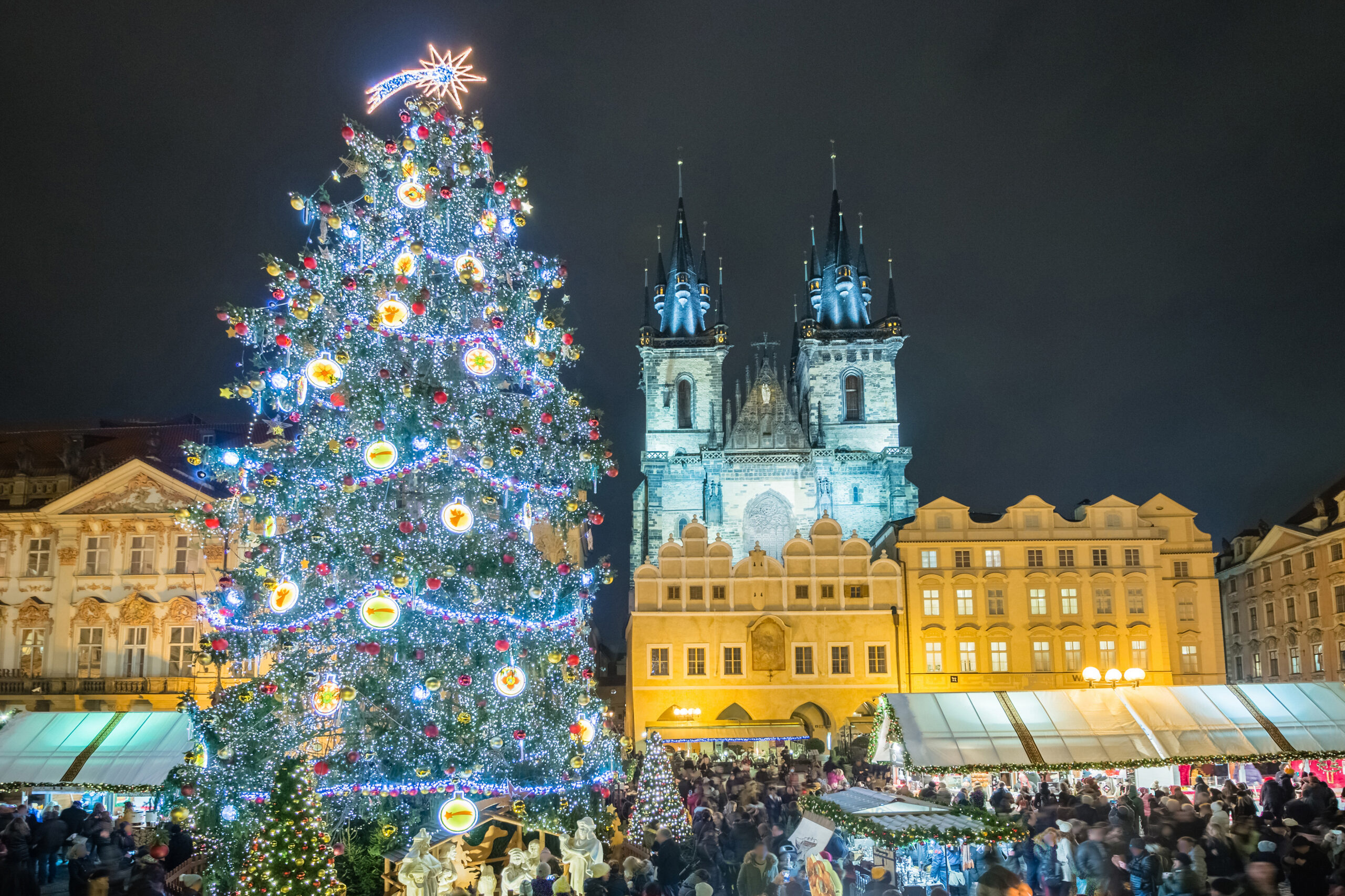 Prague,Christmas,Tree,And,Markets,On,The,Old,Town,Square