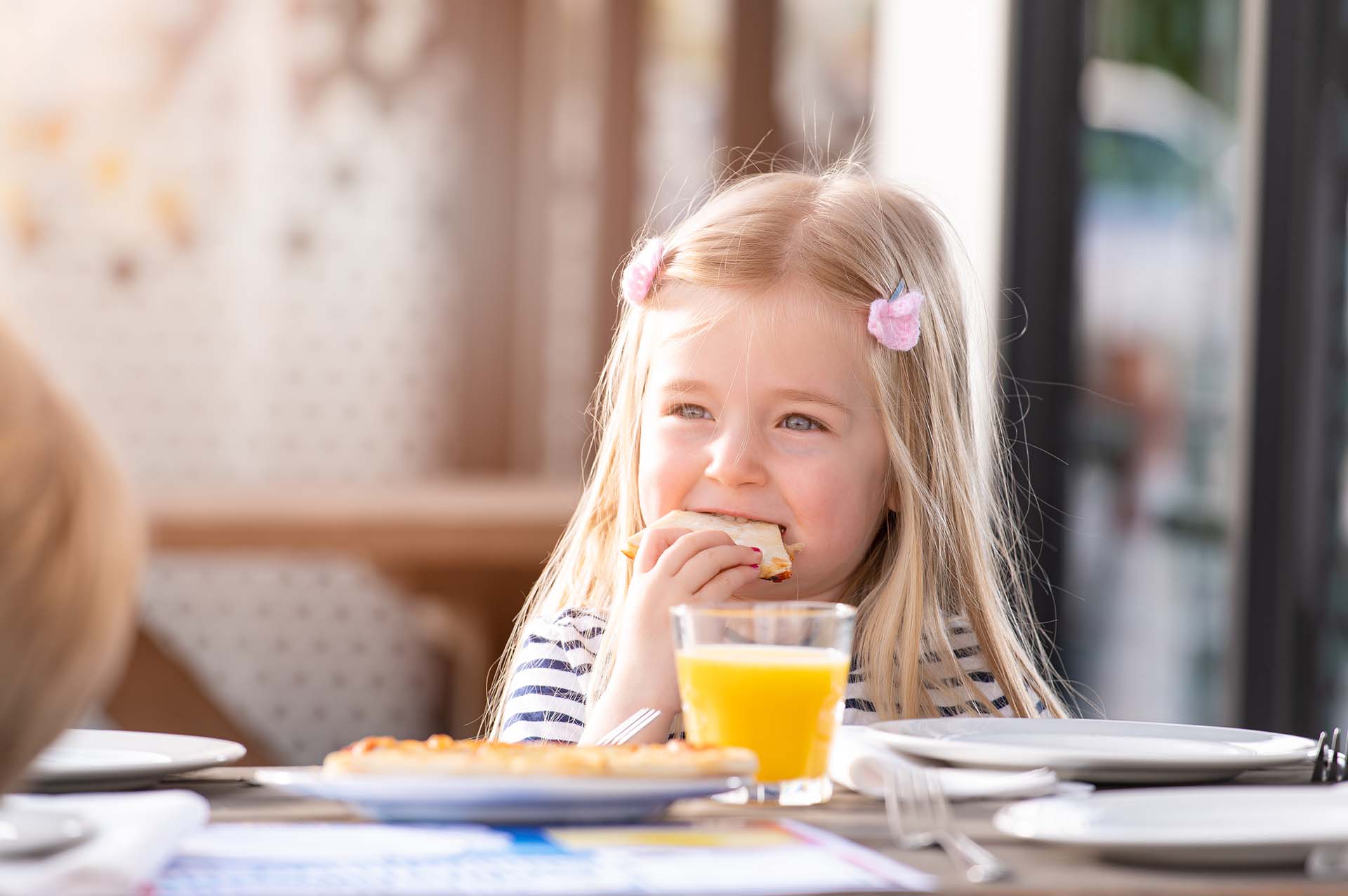 KKHotel-Kids-Eat-Free-At-Breakfast