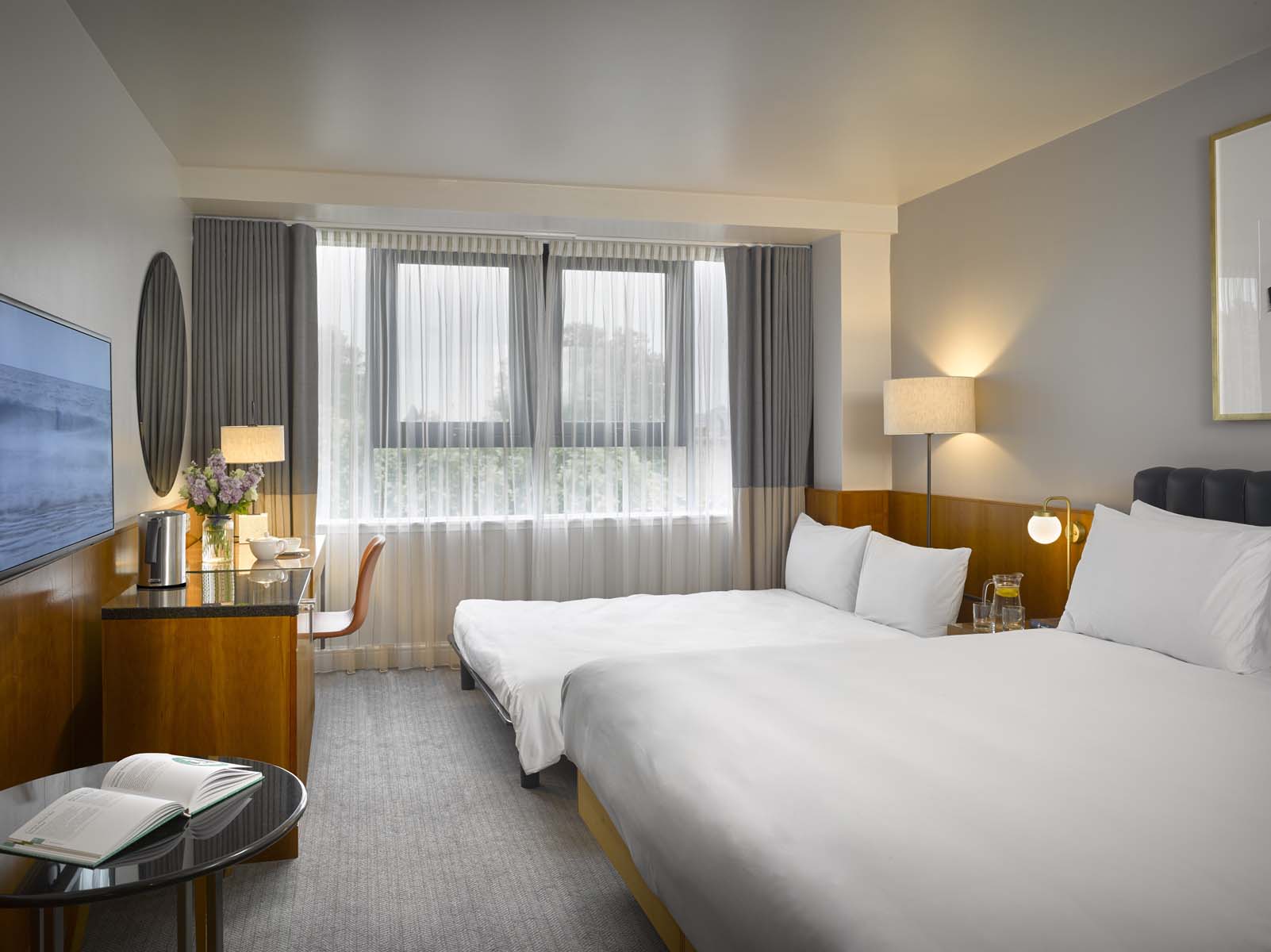 KK Hotel George Spacious Room KK Hotel George Spacious Room